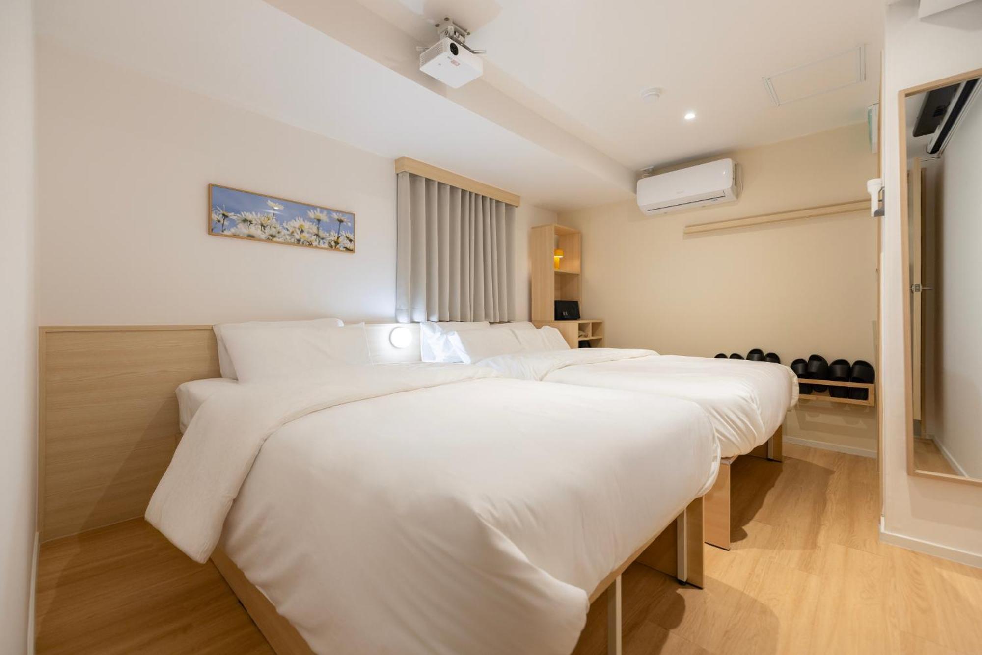 2025 Renovated- Hotel Marguerite Сеул Екстер'єр фото