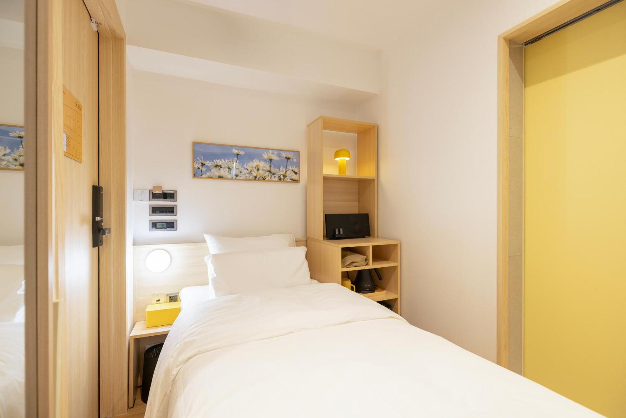 2025 Renovated- Hotel Marguerite Сеул Екстер'єр фото