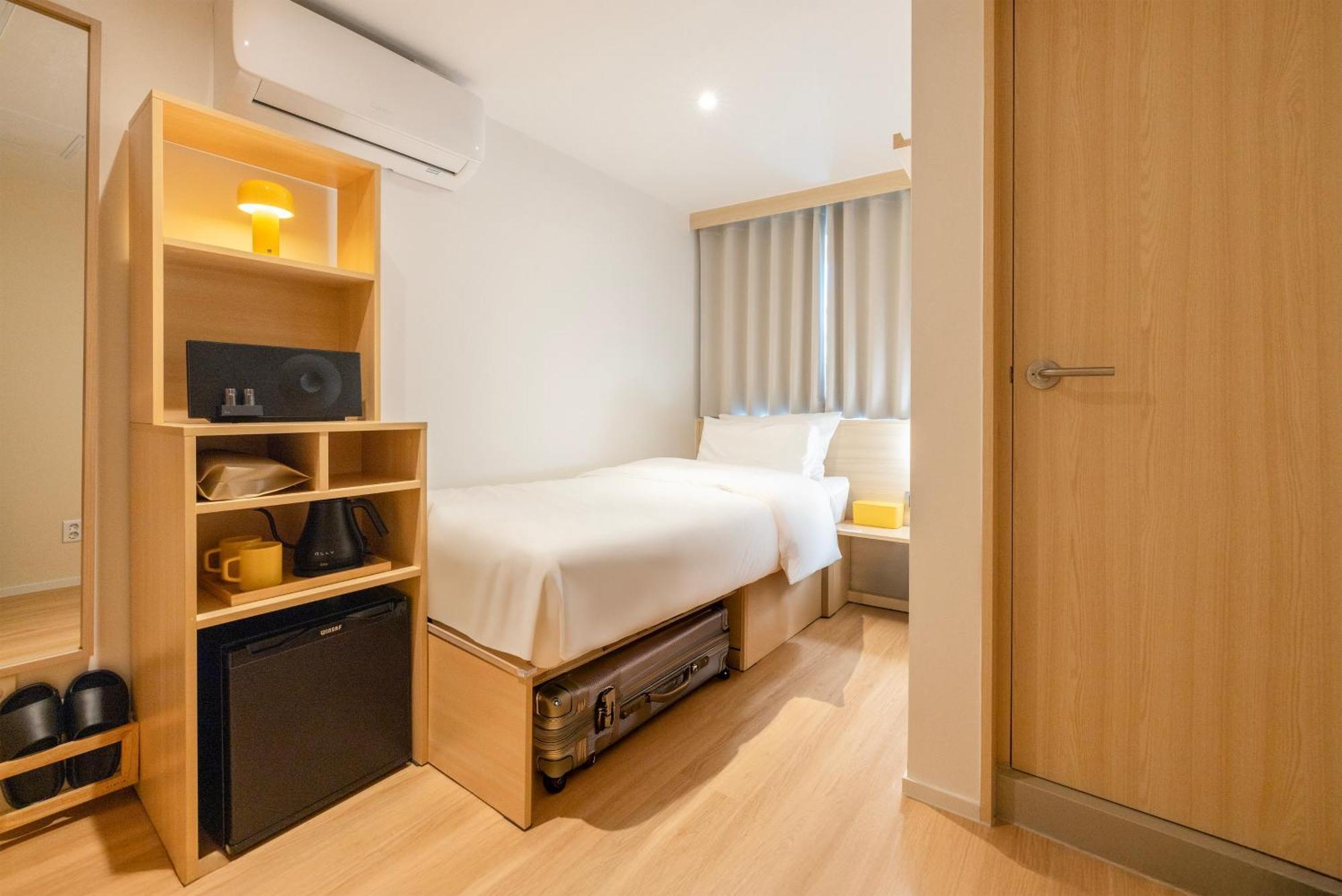 2025 Renovated- Hotel Marguerite Сеул Екстер'єр фото